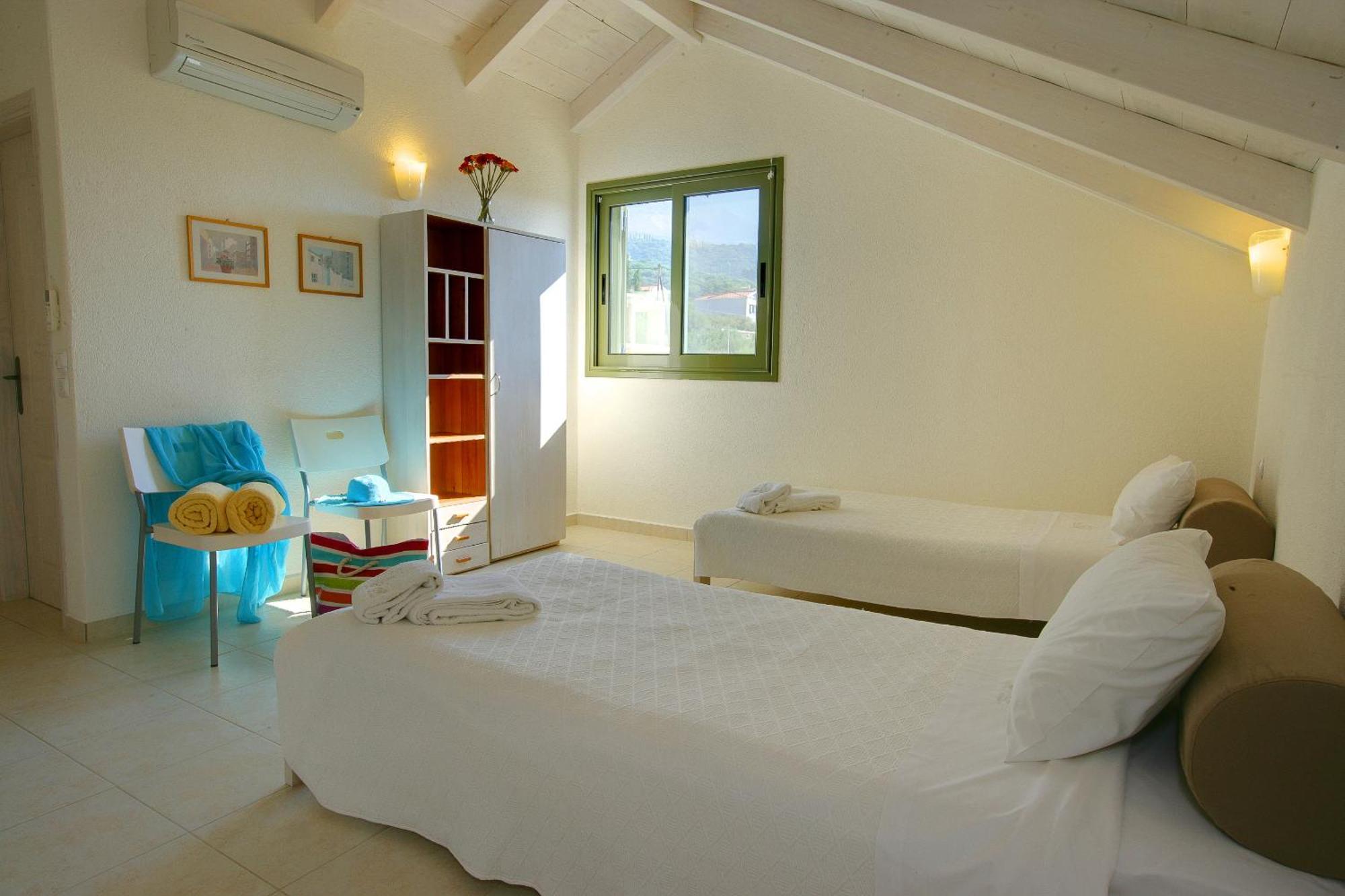 Ideales Resort Mousata Habitación foto
